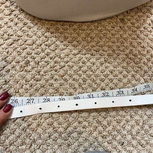 Lot of 6‎ Ladies Skinny Belts Various Styles Size Medium to Large - Picture 12 of 16